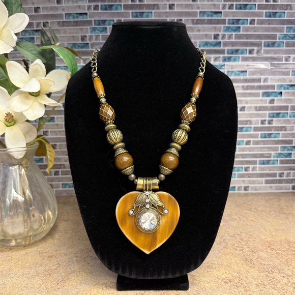Vintage Jewelry - Vintage statement heart and rhinestone necklace